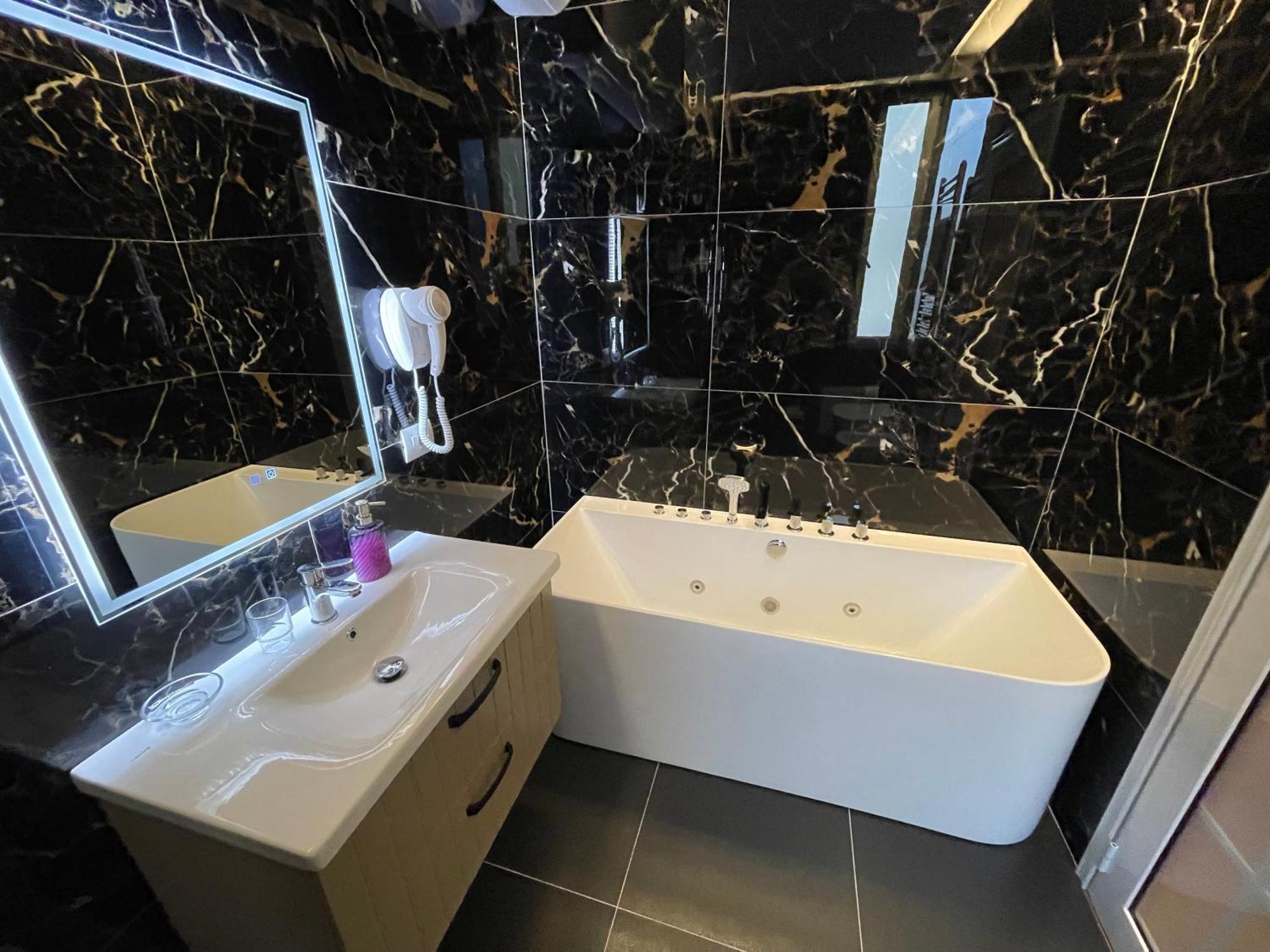 טיראנה Hotel Vila 15 - Center מראה חיצוני תמונה