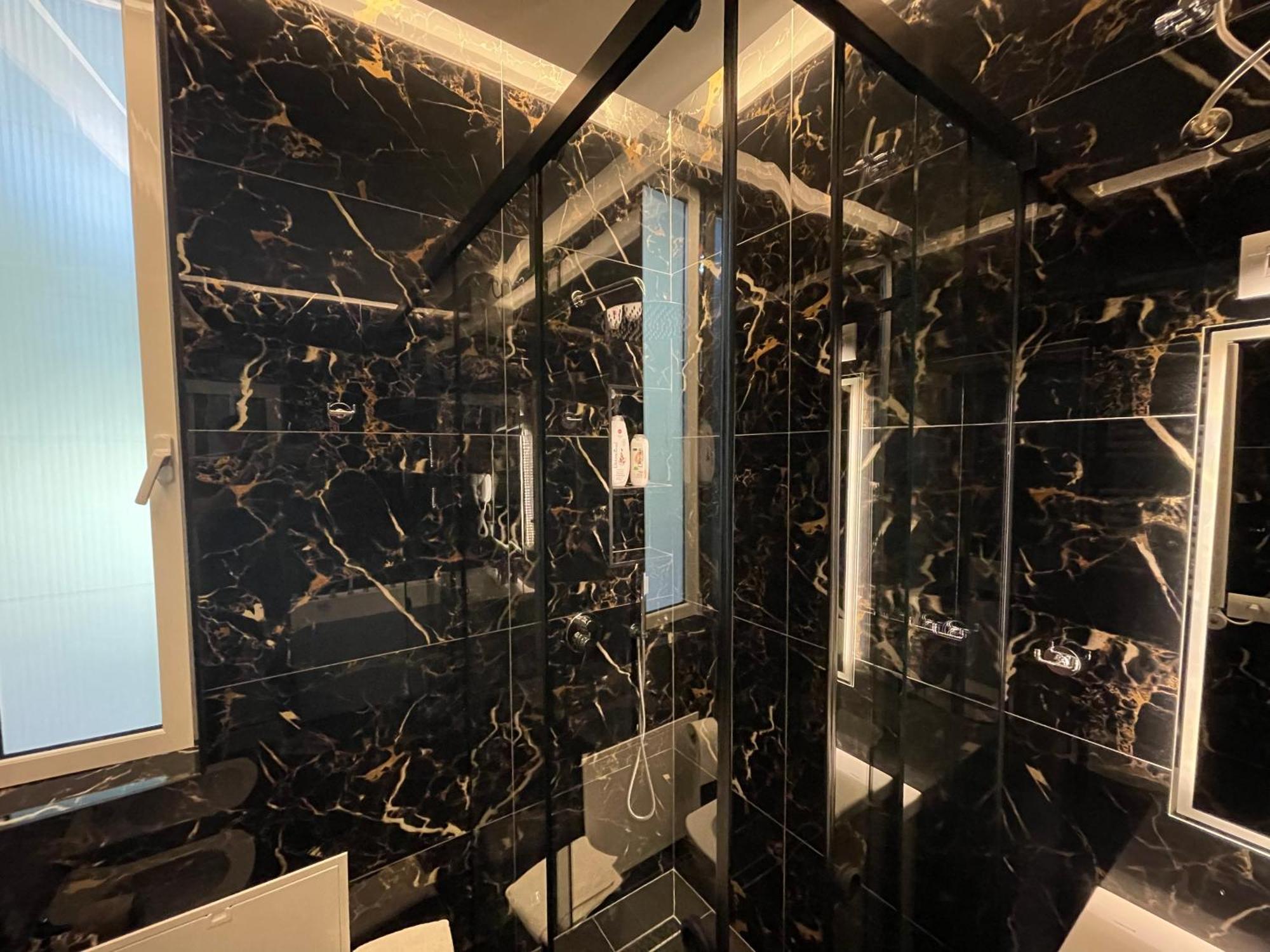 טיראנה Hotel Vila 15 - Center מראה חיצוני תמונה
