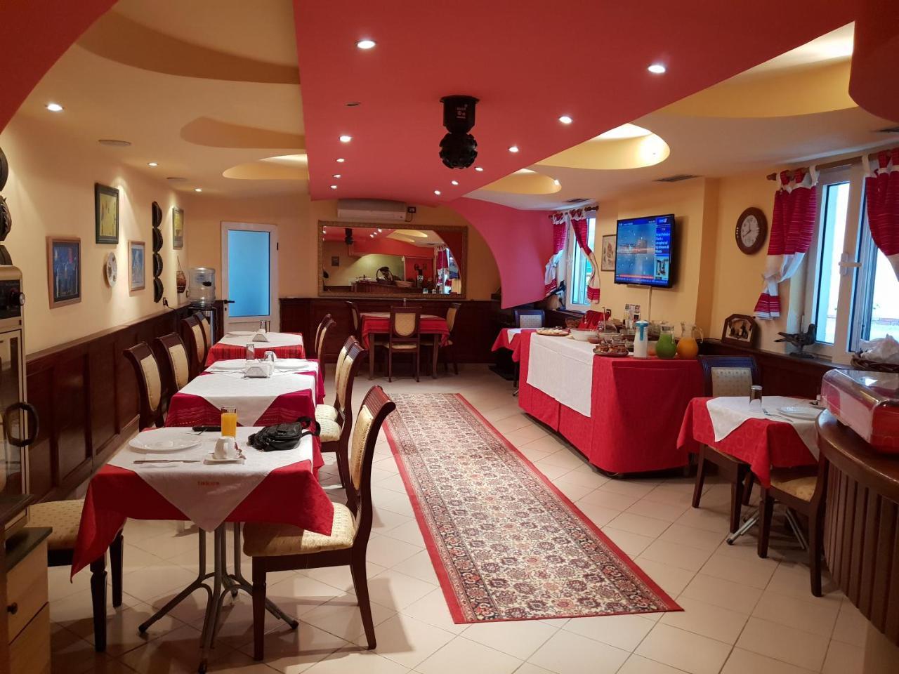 טיראנה Hotel Vila 15 - Center מראה חיצוני תמונה