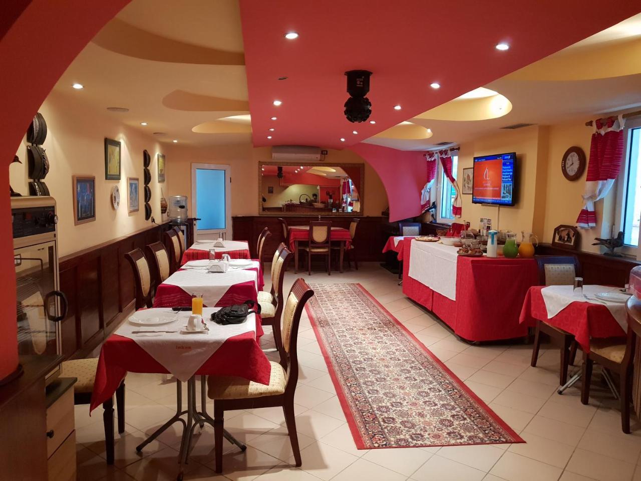 טיראנה Hotel Vila 15 - Center מראה חיצוני תמונה